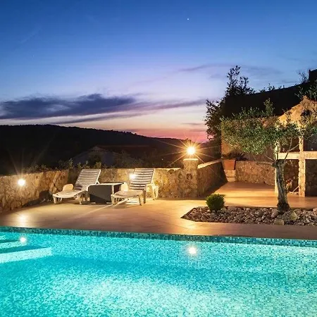 Lejlighed With Swimming Pool Kampor, Rab - 23600